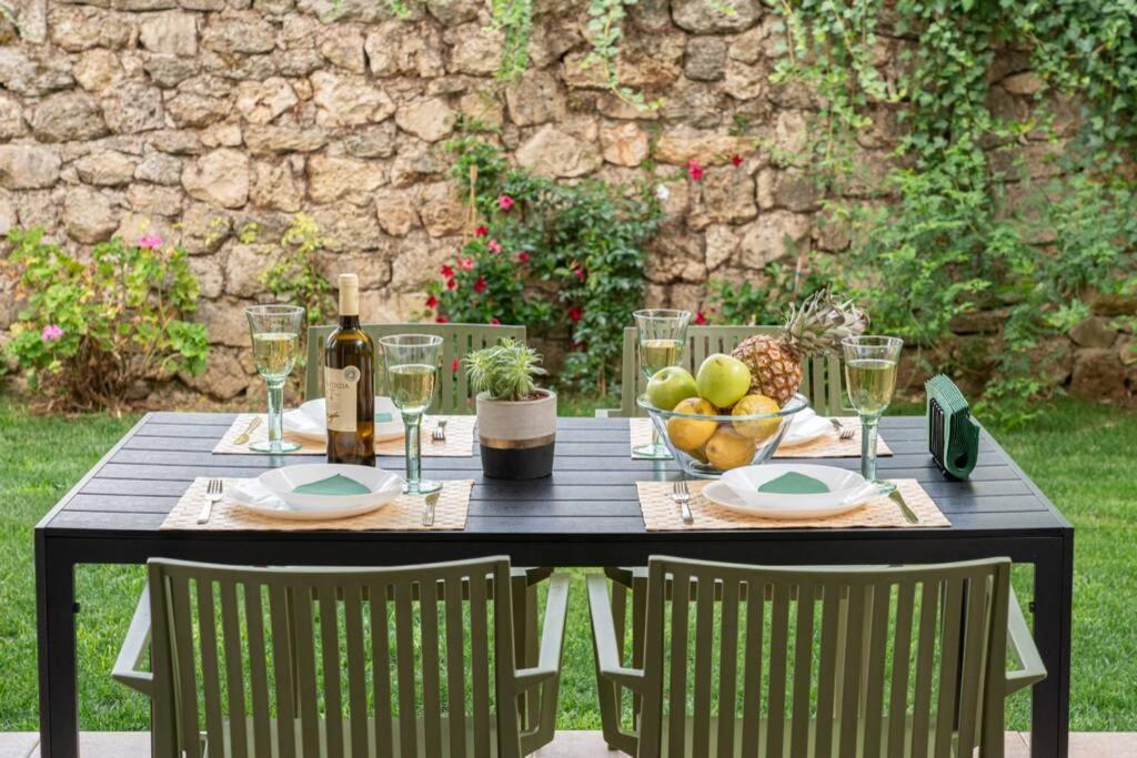 & Elegant With Private Garden *
