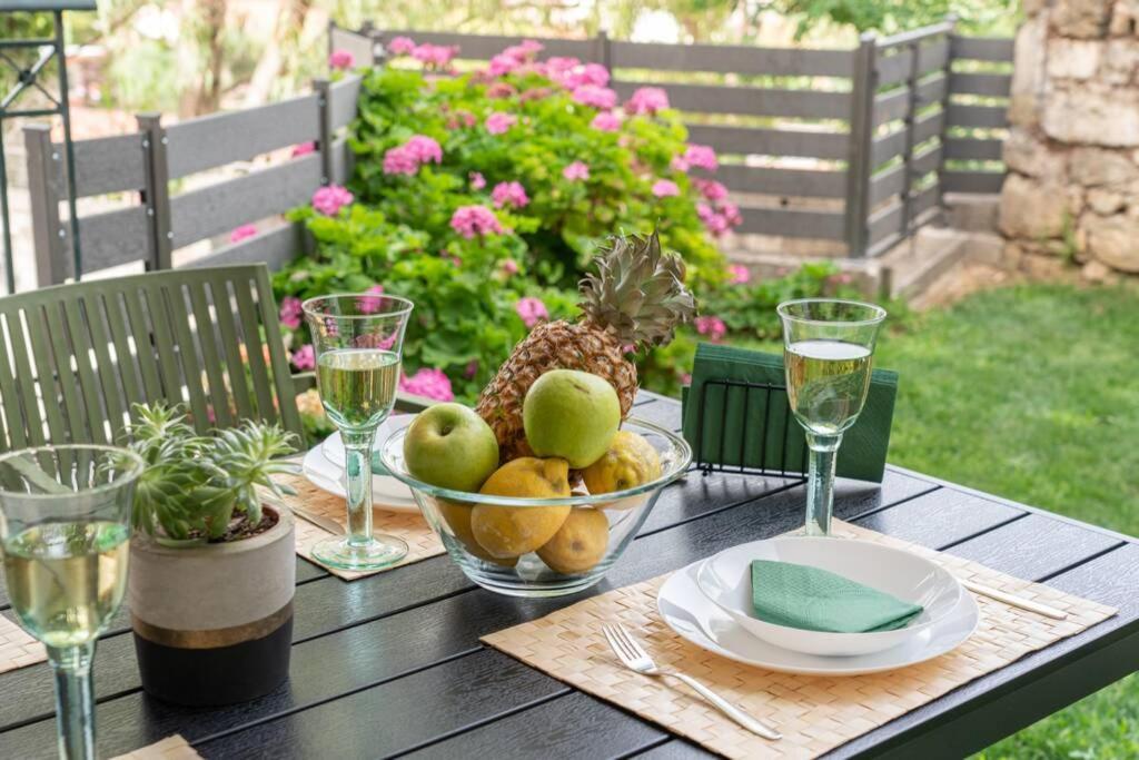 & Elegant With Private Garden Argostóli