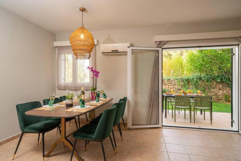 & Elegant With Private Garden *
