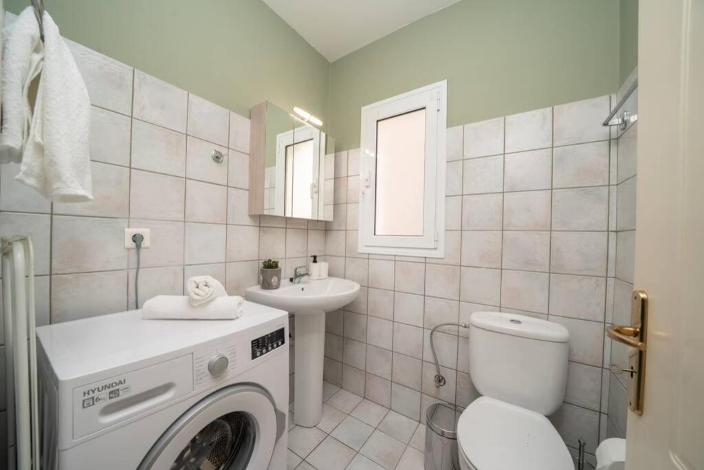 & Elegant With Private Garden *